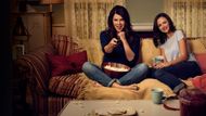 Comedy drama Gilmore Girls makes way for all of its seasons to Hallmark Channel this August (Image via Netflix)